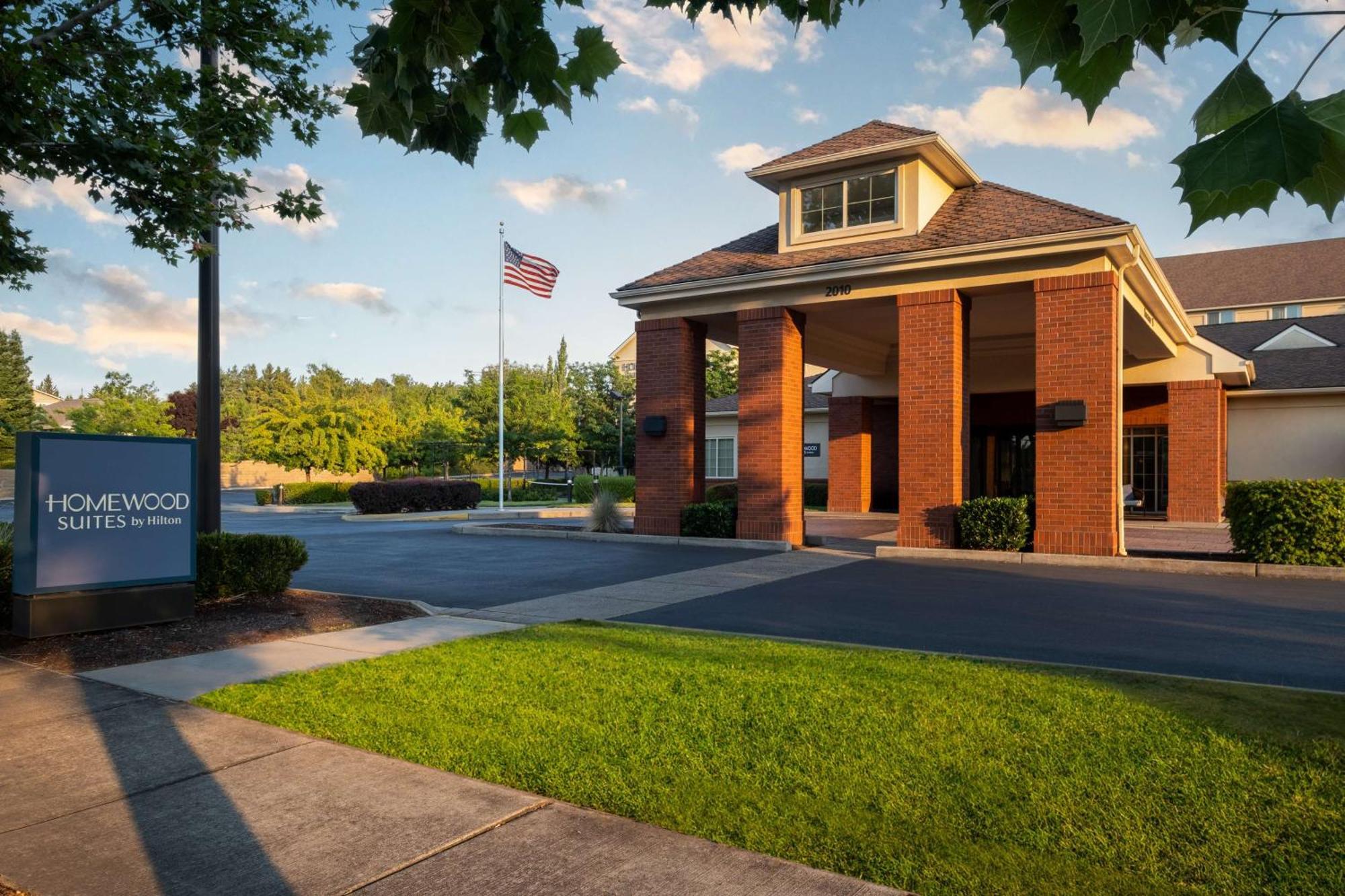 Homewood Suites Medford Exteriér fotografie