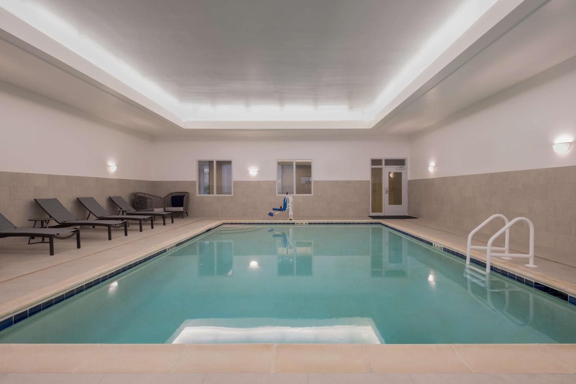 Homewood Suites Medford Exteriér fotografie