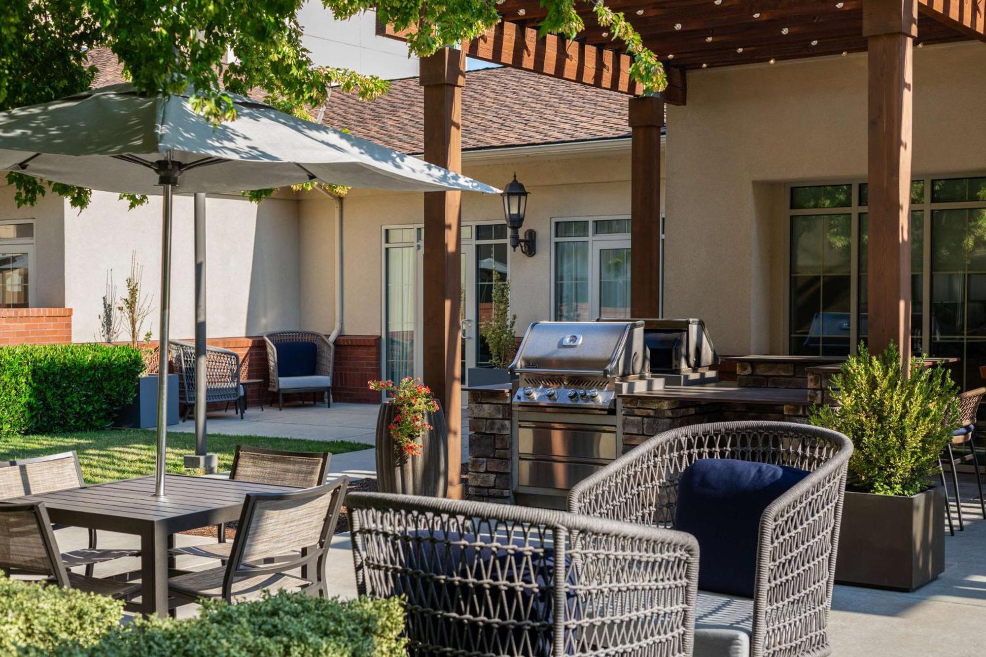 Homewood Suites Medford Exteriér fotografie
